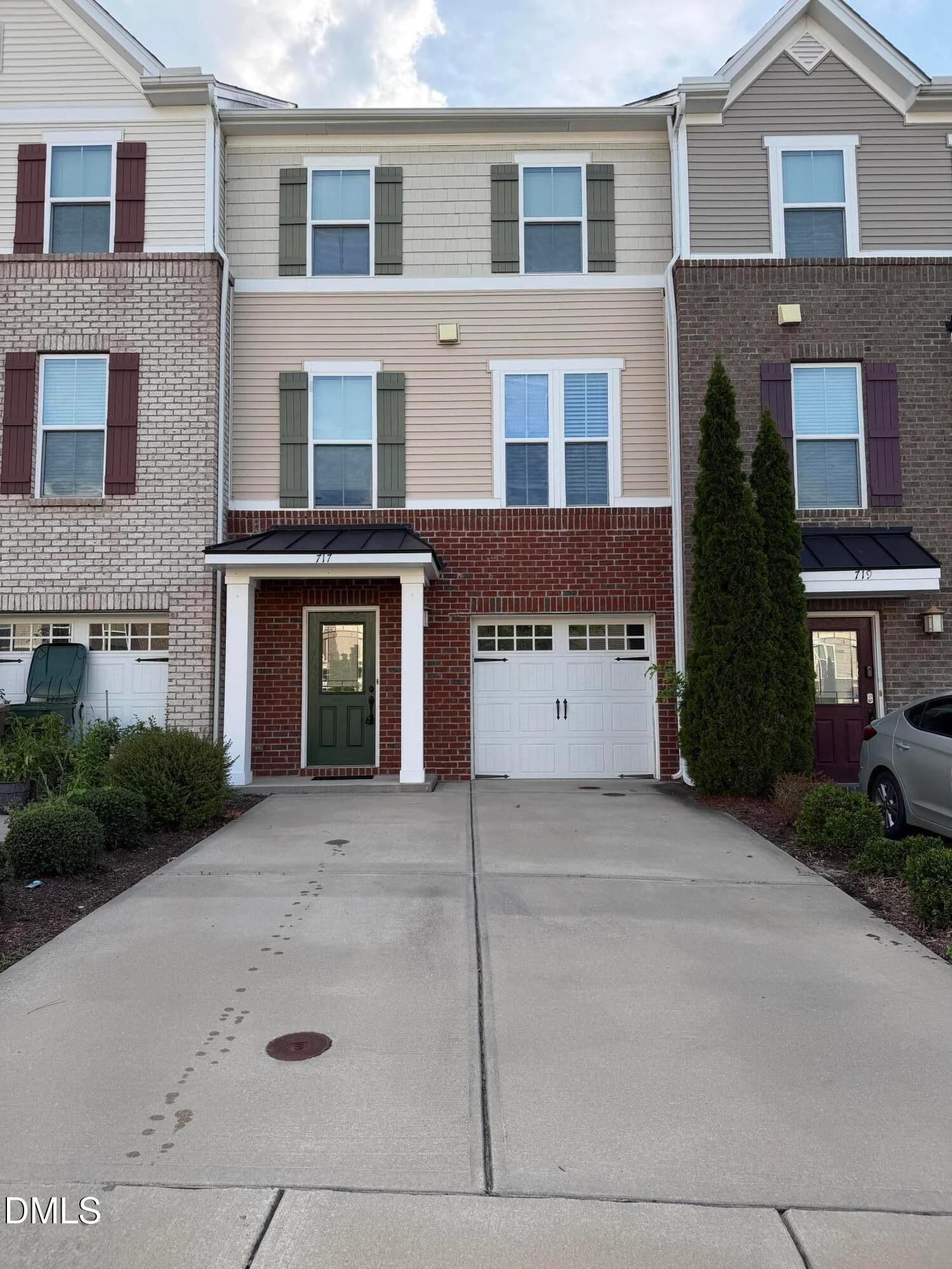 717 Suffield Way