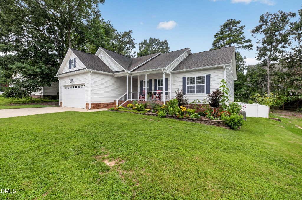 Photo of 33 Greenfield Lane, Clayton, NC 27527 (MLS # 10183402)
