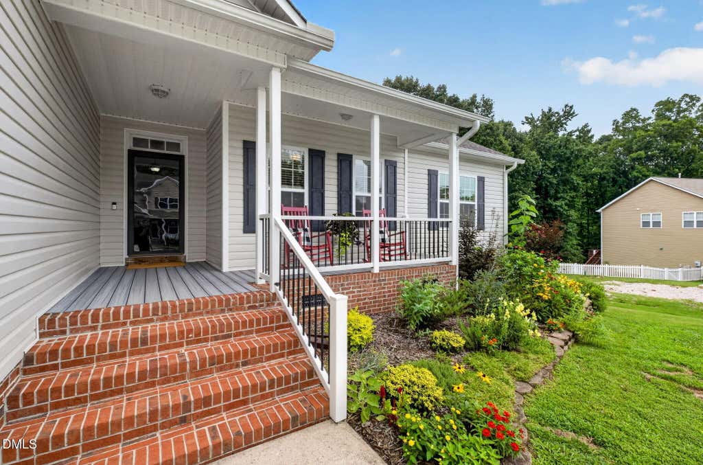 Photo of 33 Greenfield Lane, Clayton, NC 27527 (MLS # 10183402)