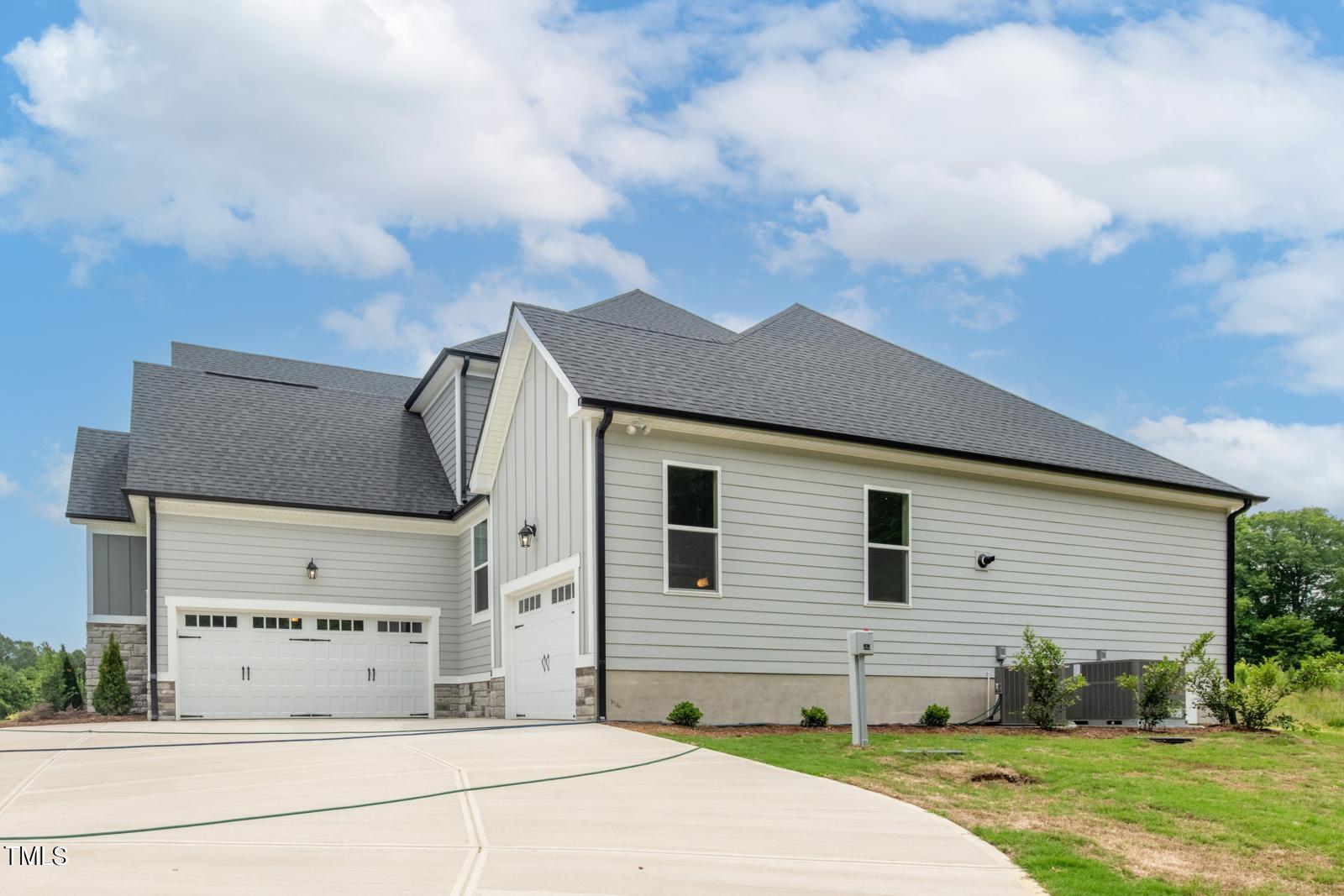 242 Lakestone Estates