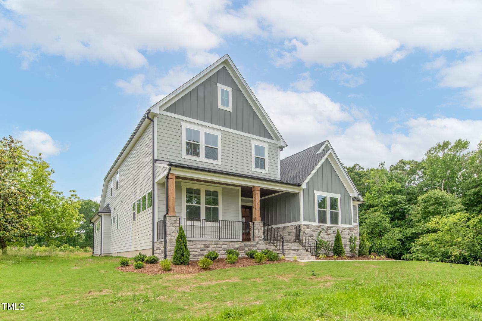 242 Lakestone Estates
