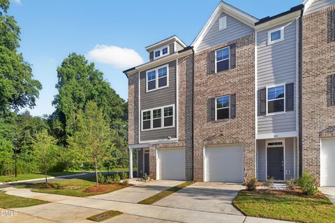 1909 Fishamble Fuquay Varina NC 27526