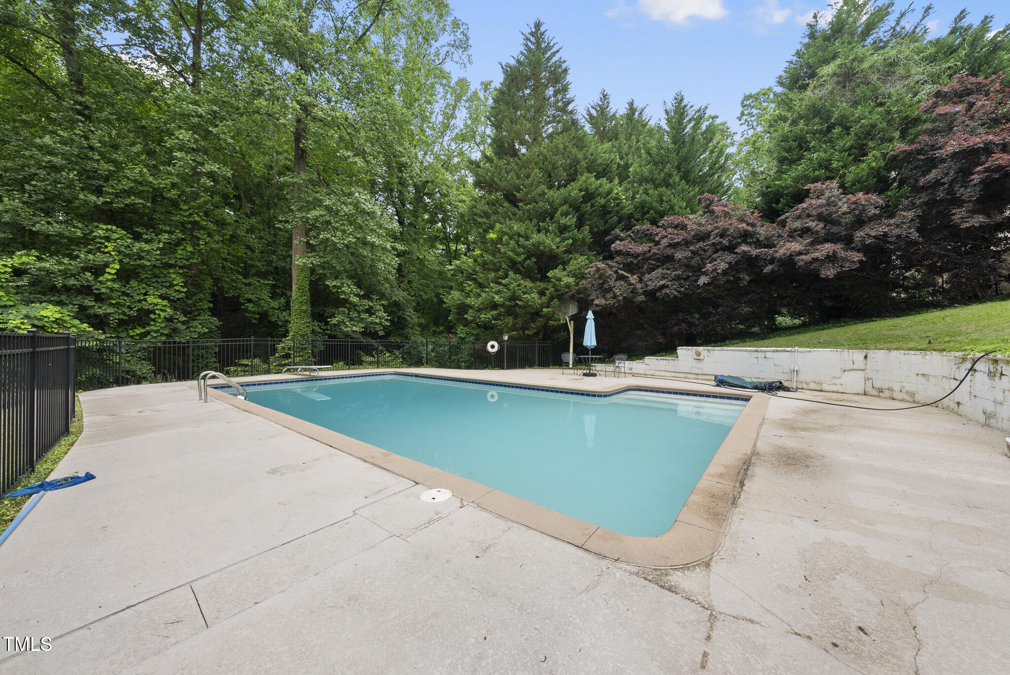 1401 Granada Drive