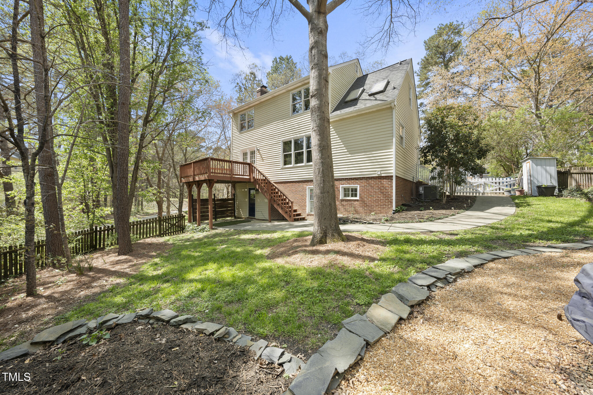 Durham, North Carolina 27713, United States, 4 Bedrooms Bedrooms, ,4 BathroomsBathrooms,Residential,Pending,102957