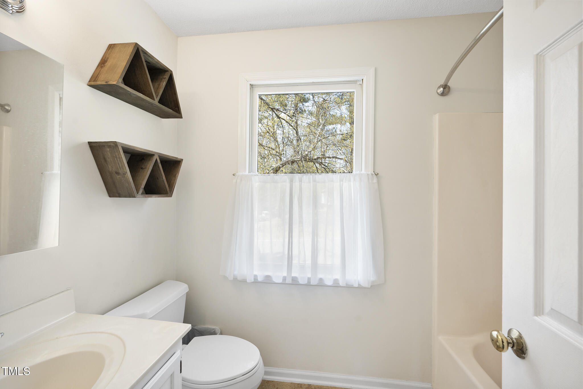 Durham, North Carolina 27713, United States, 4 Bedrooms Bedrooms, ,4 BathroomsBathrooms,Residential,Pending,102957