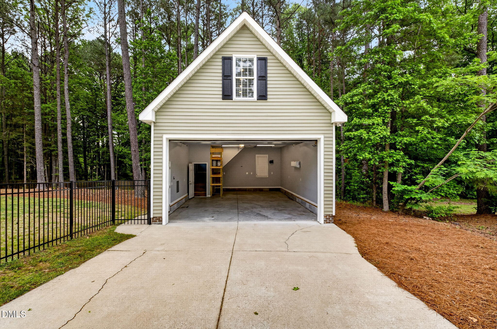 145 Oak Leaf Trail
