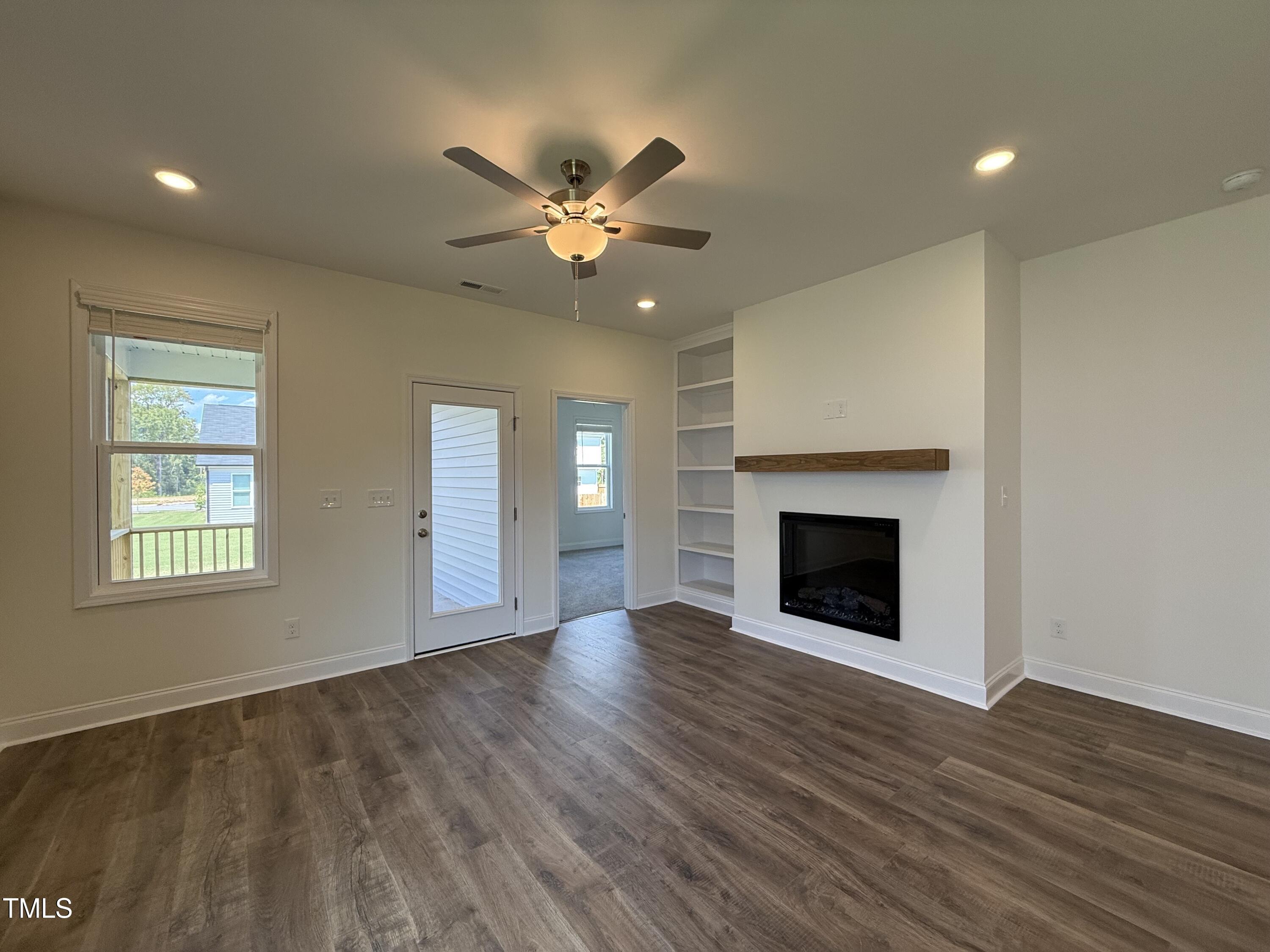 130 W Saltgrass Lane