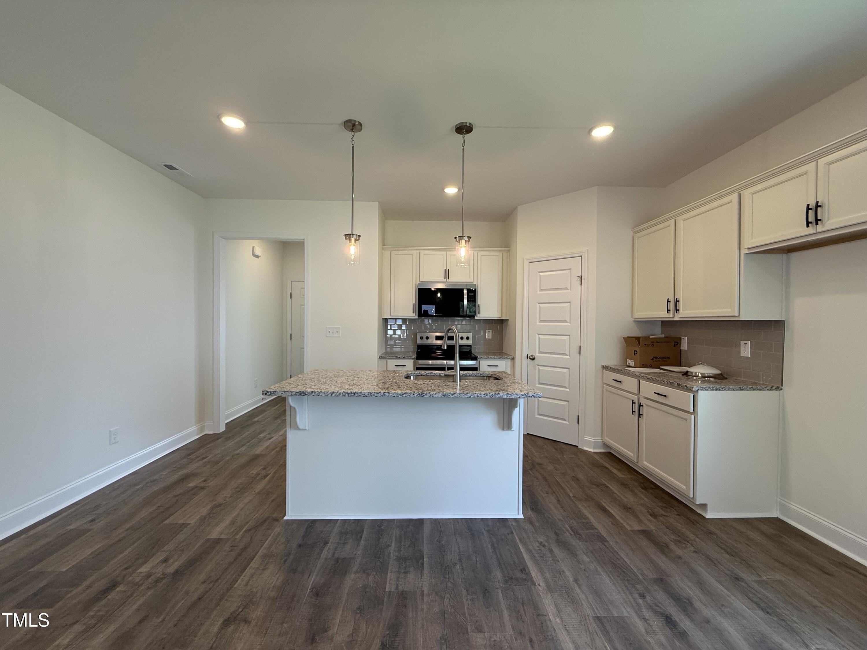 130 W Saltgrass Lane