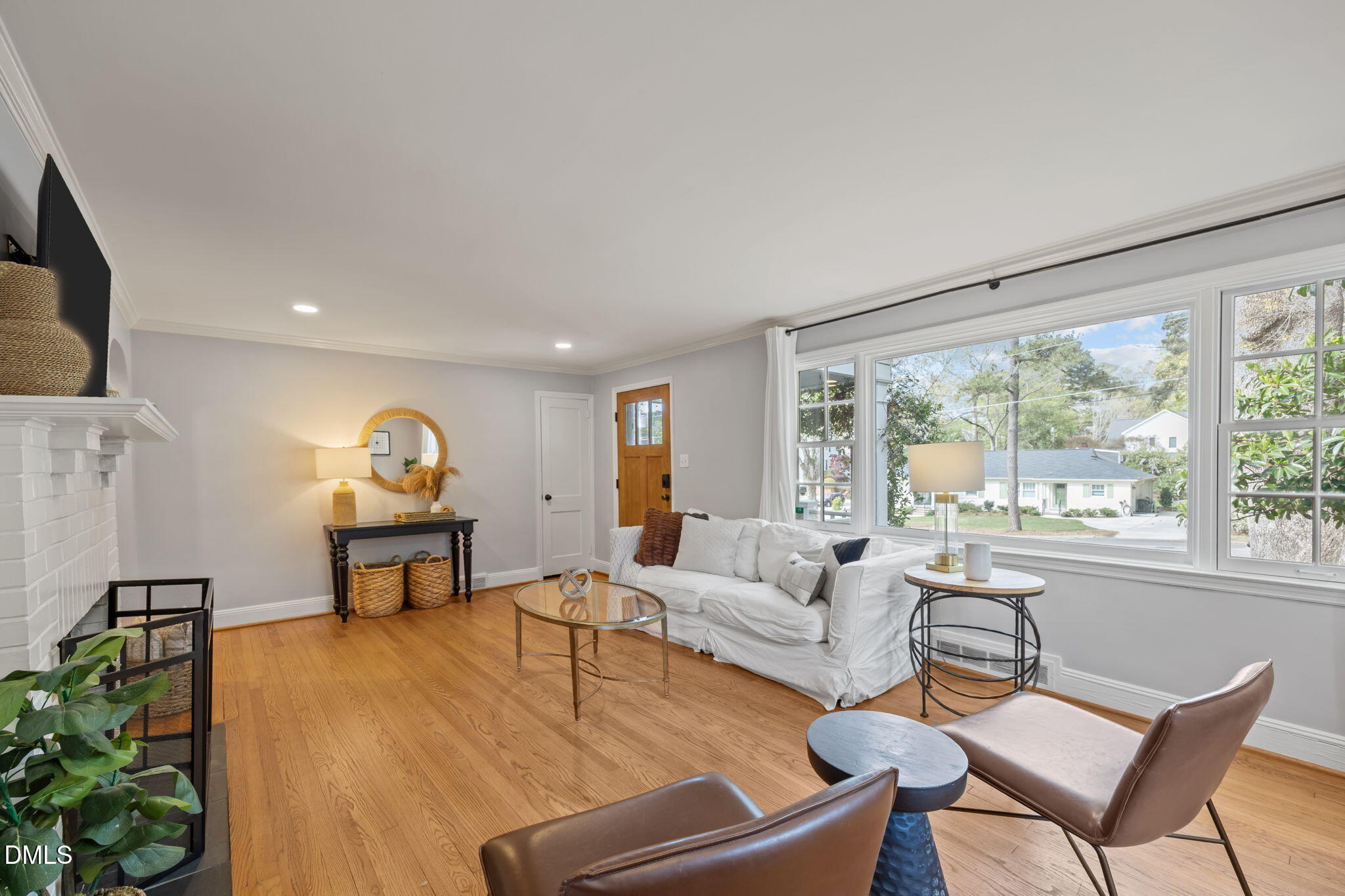 1802 Pineview Street