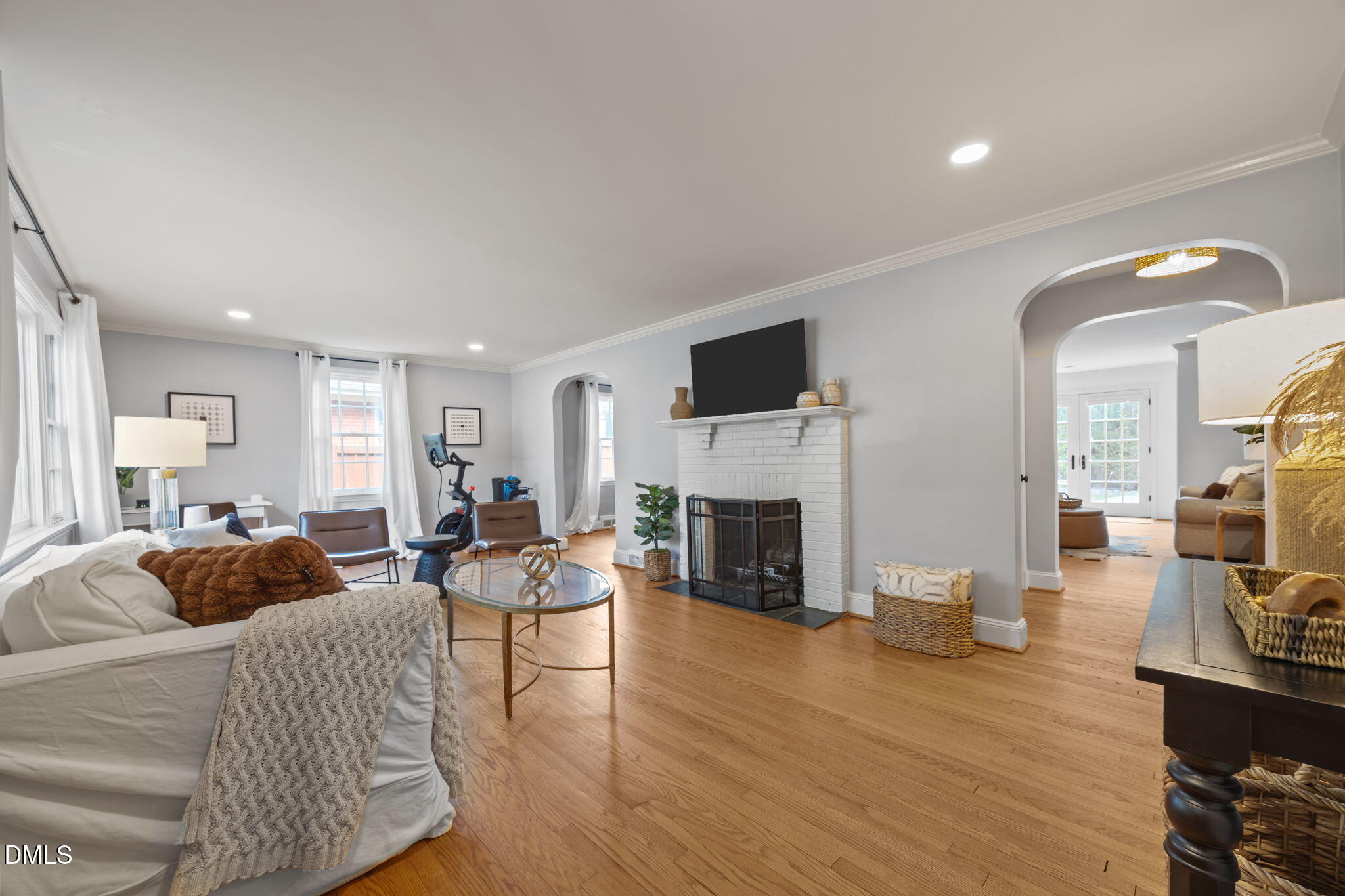 1802 Pineview Street