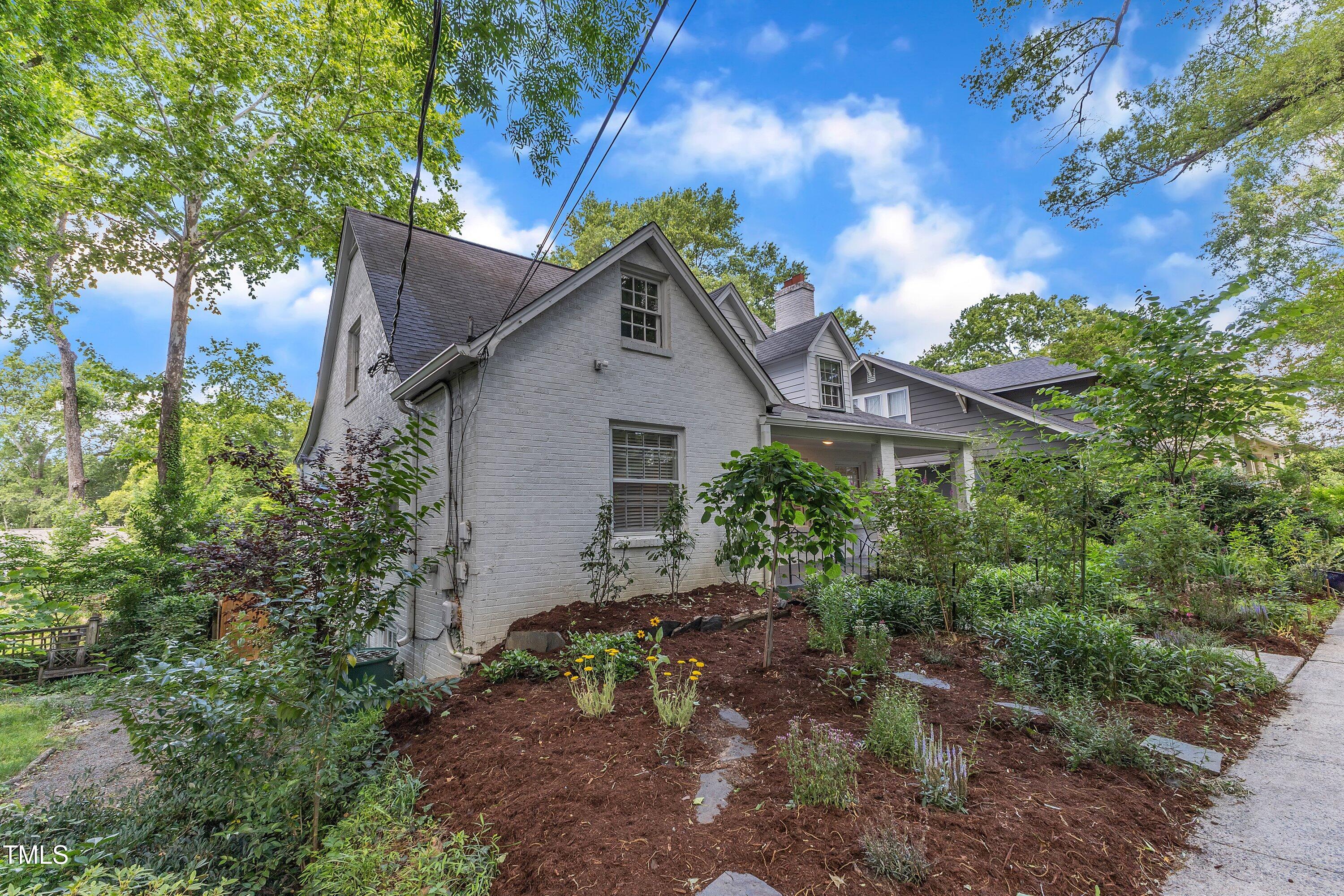 821 Onslow Street