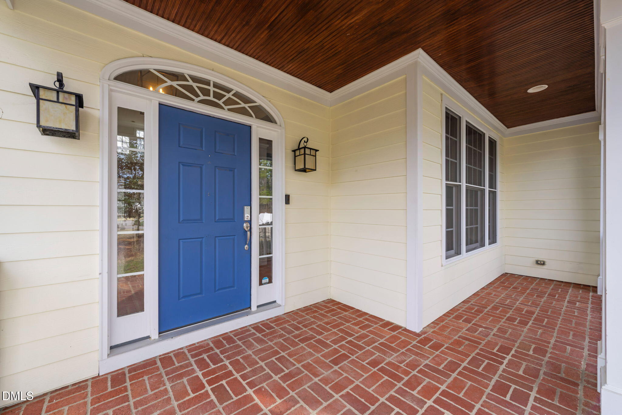 2300 Forestbluff Drive