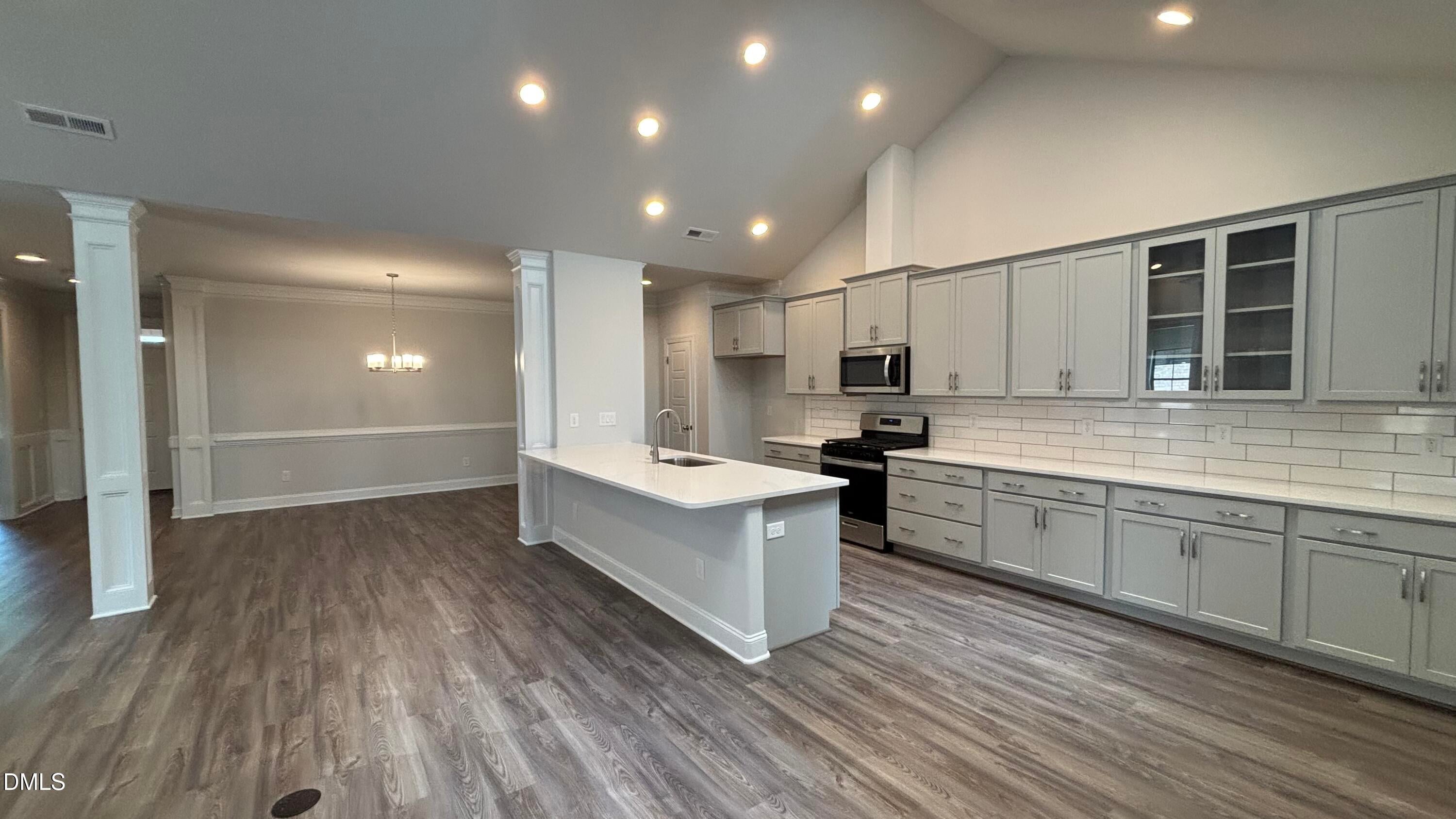 1053 Beechcraft Drive 124
