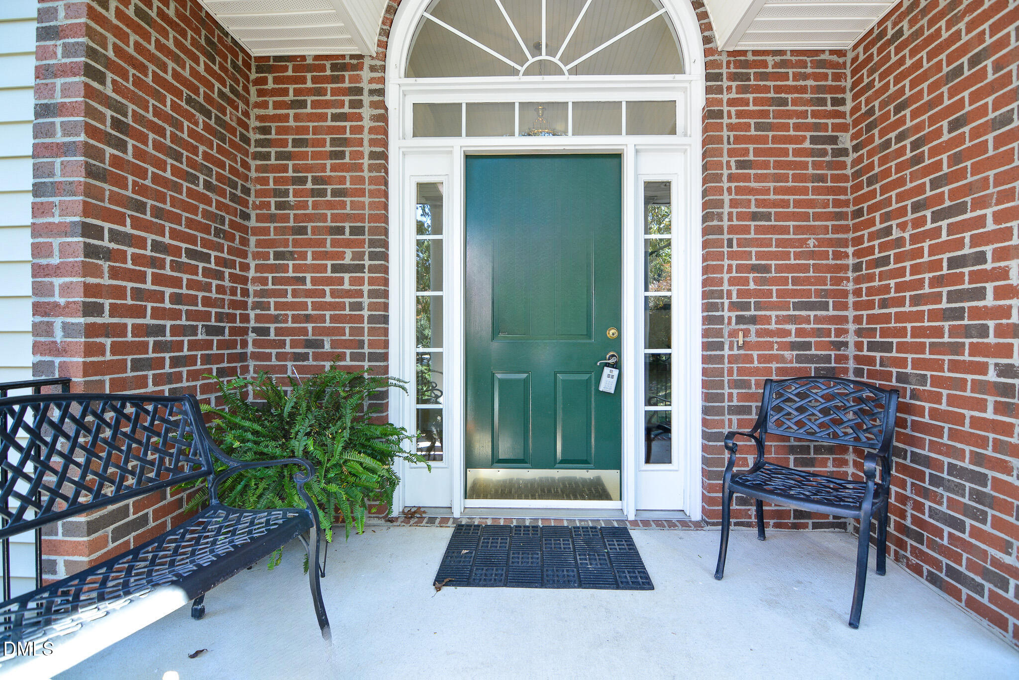 105 Trailing Oak Trail