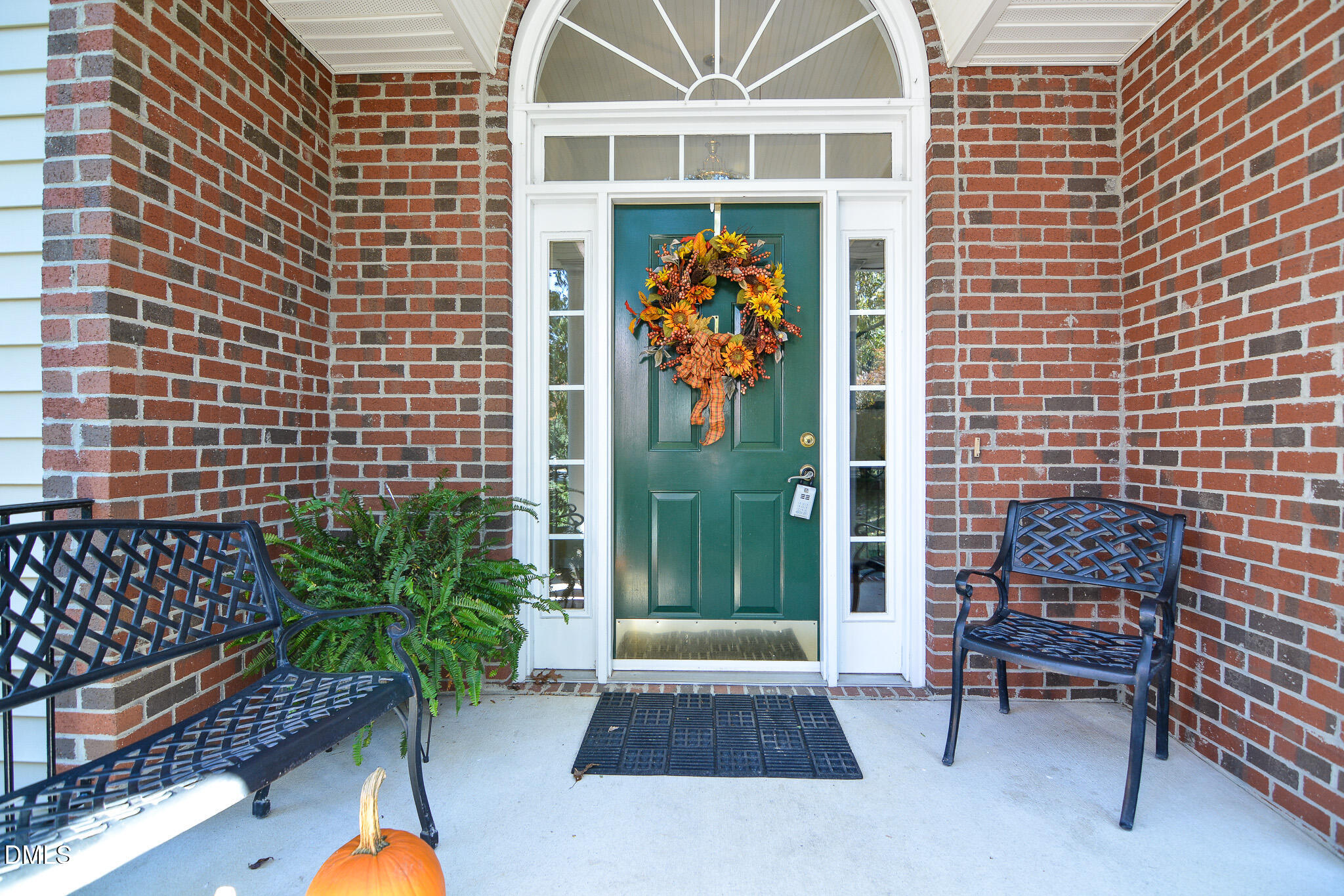 105 Trailing Oak Trail