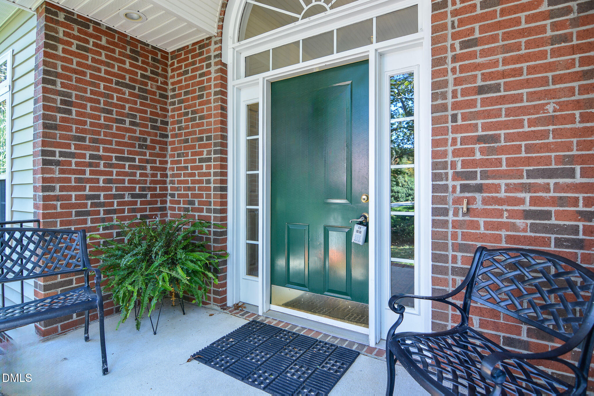 105 Trailing Oak Trail