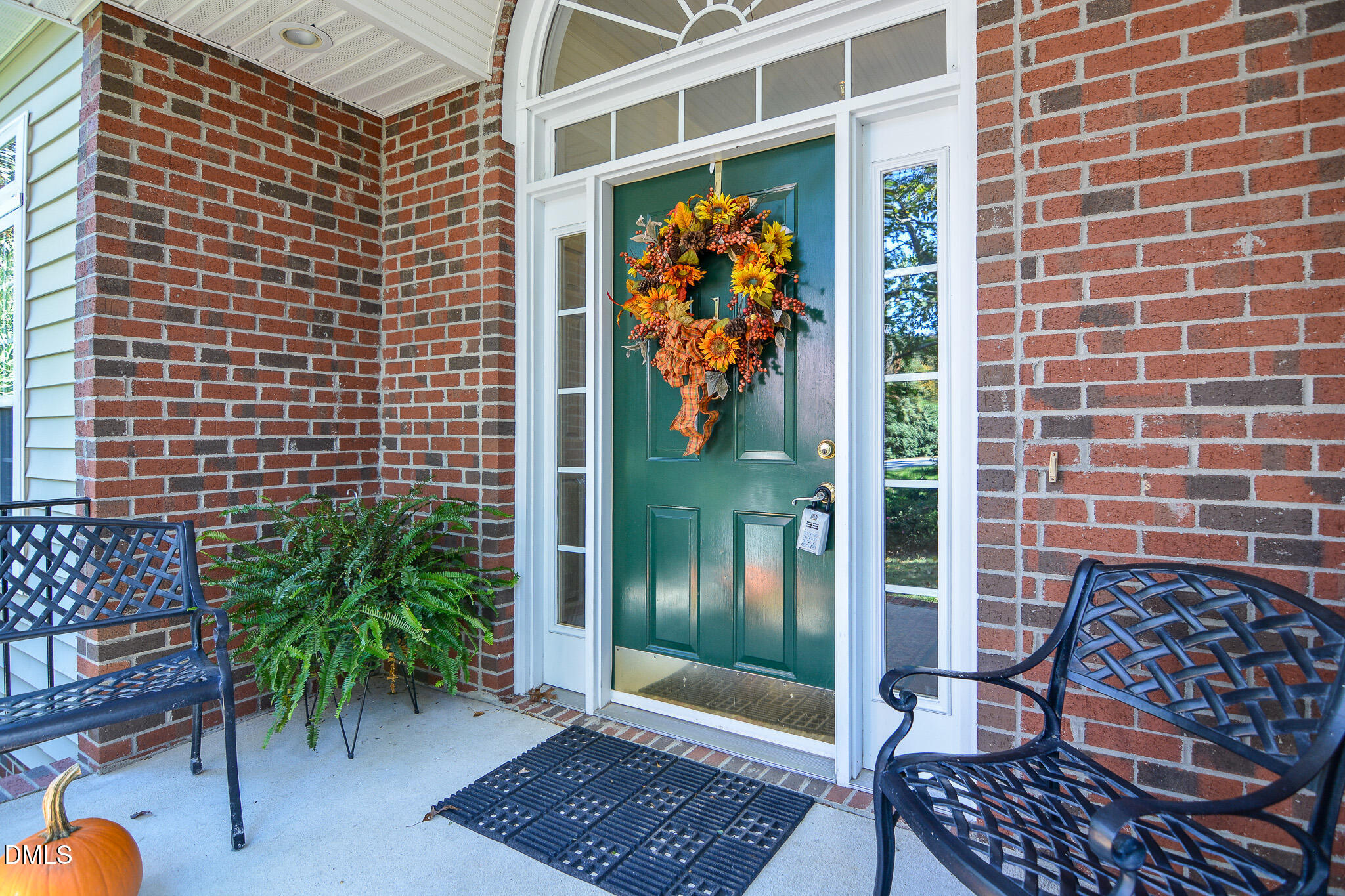 105 Trailing Oak Trail