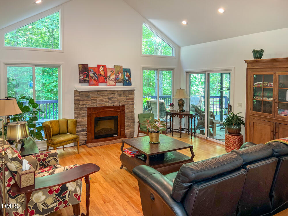 215 E Deer Run