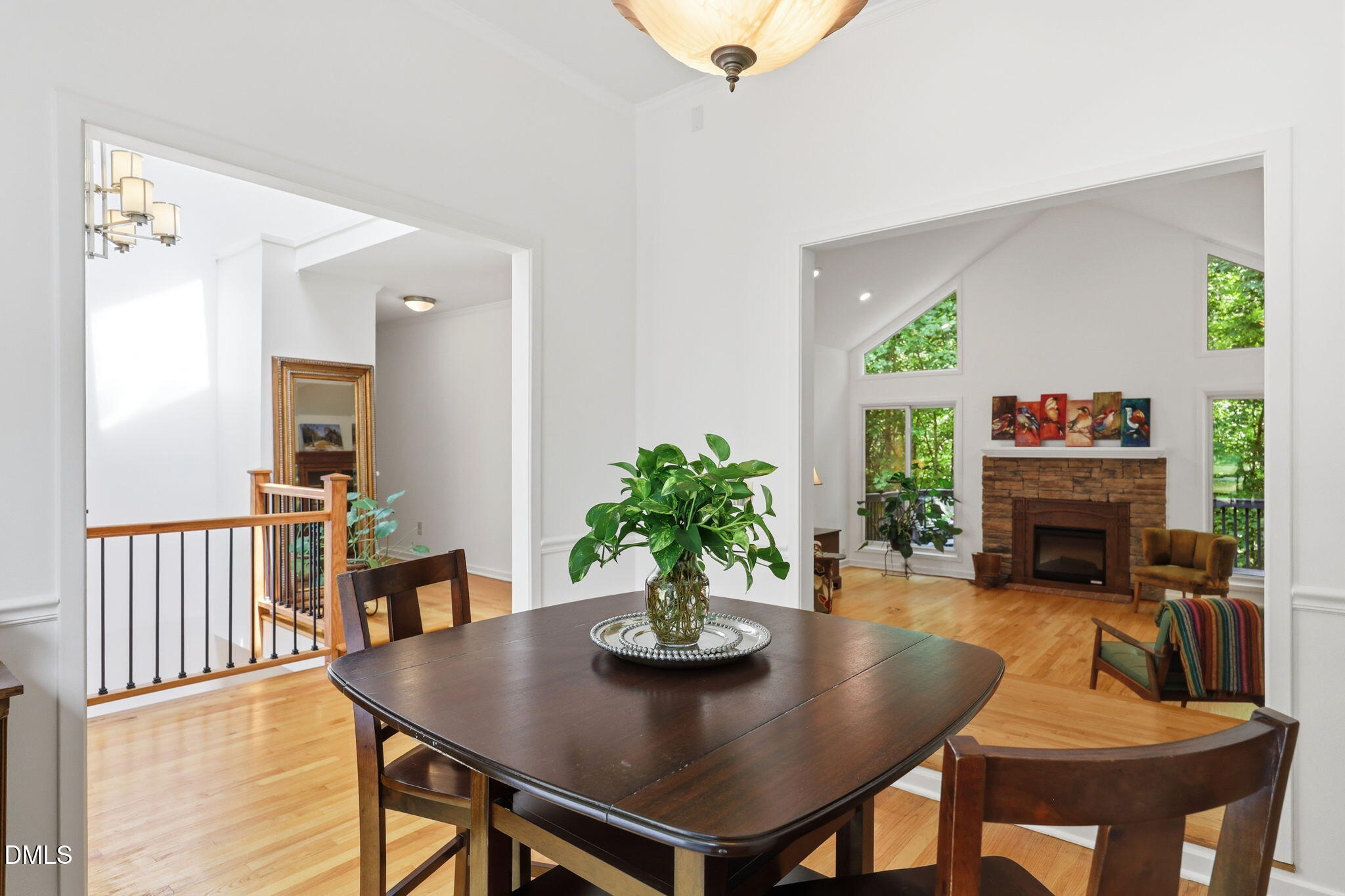 215 E Deer Run