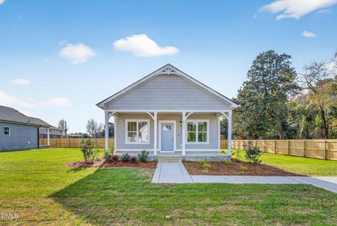 611 W Godwin Street Dunn NC 28334