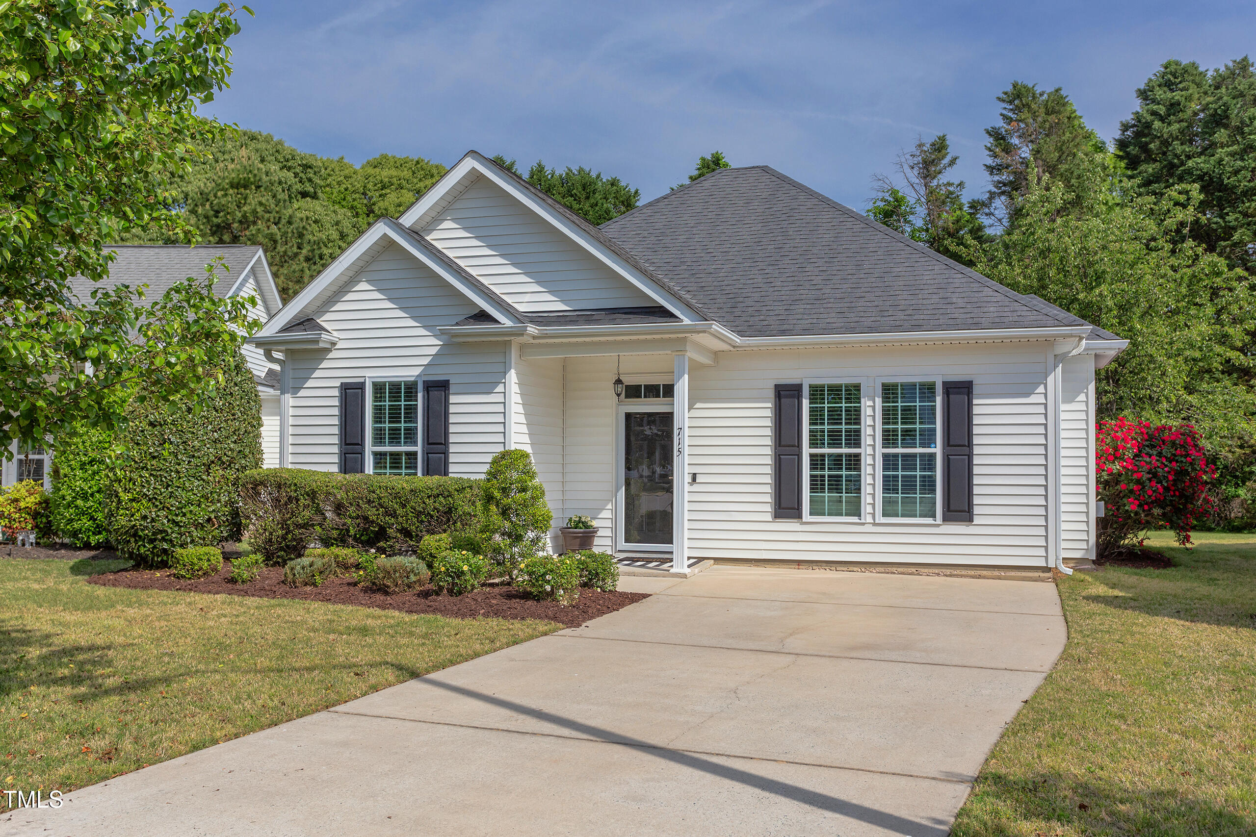 715 Barlang Circle