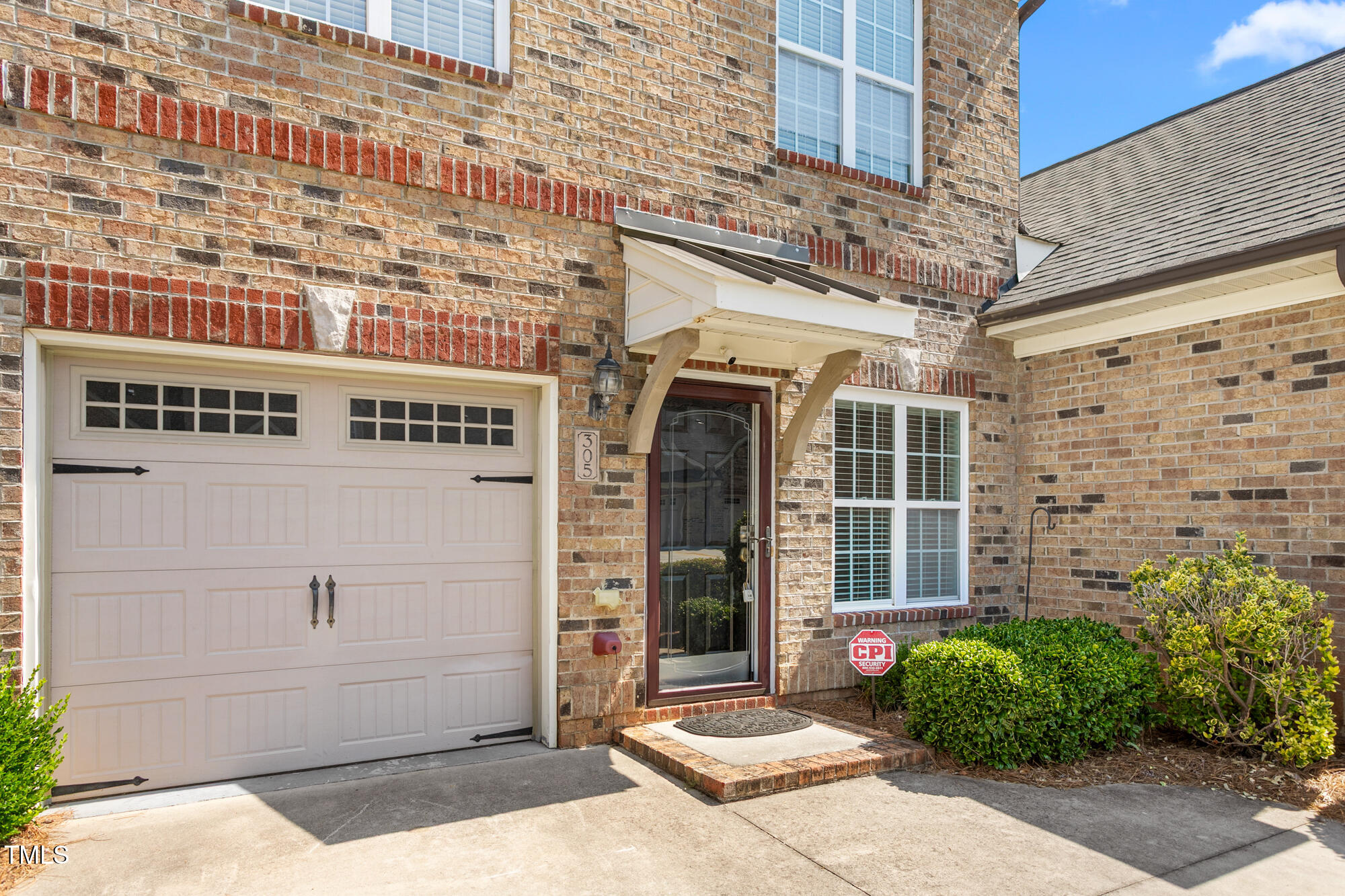 305 St Nicholas Trail