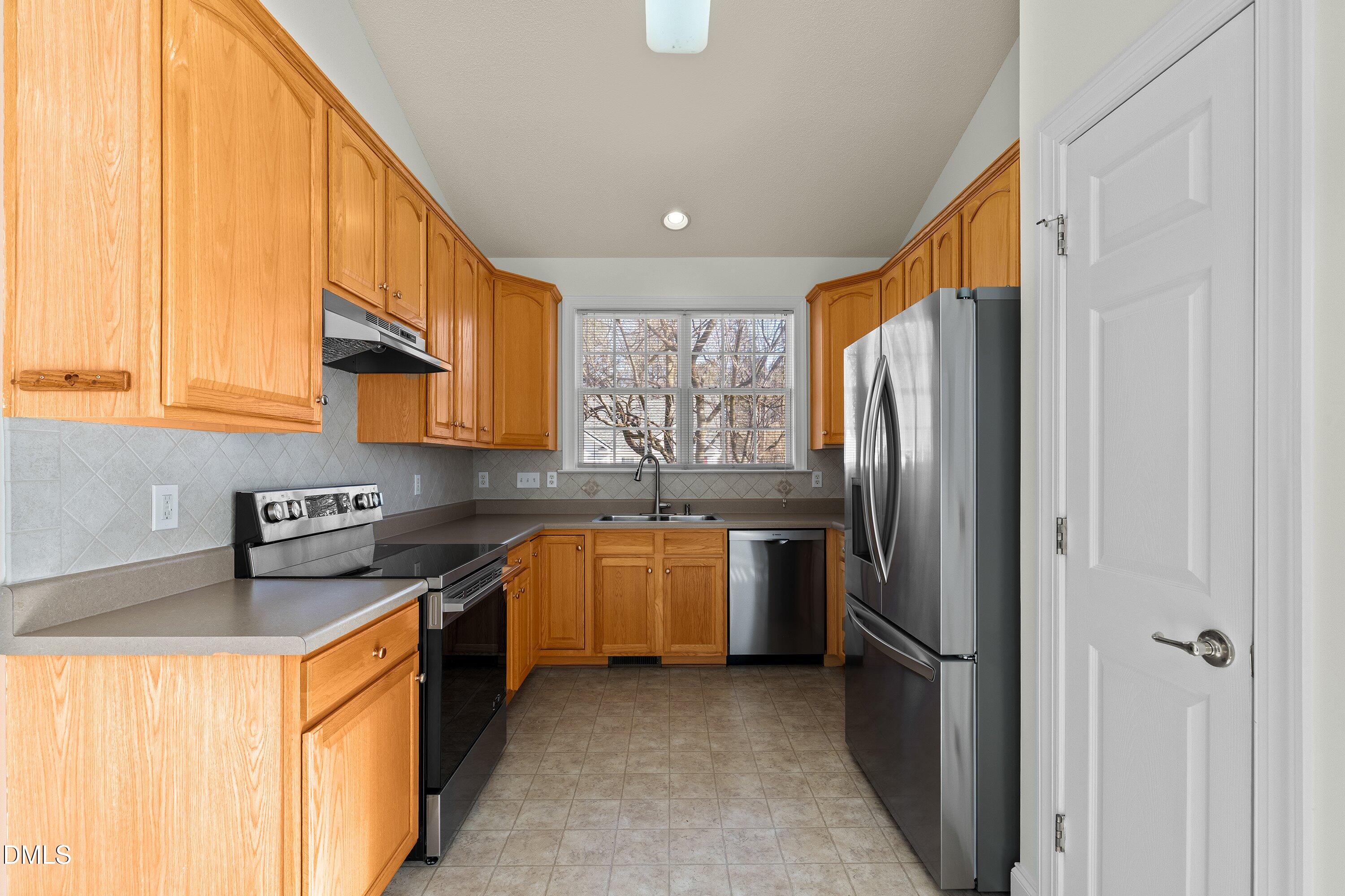 105 Rockport Ridge Way