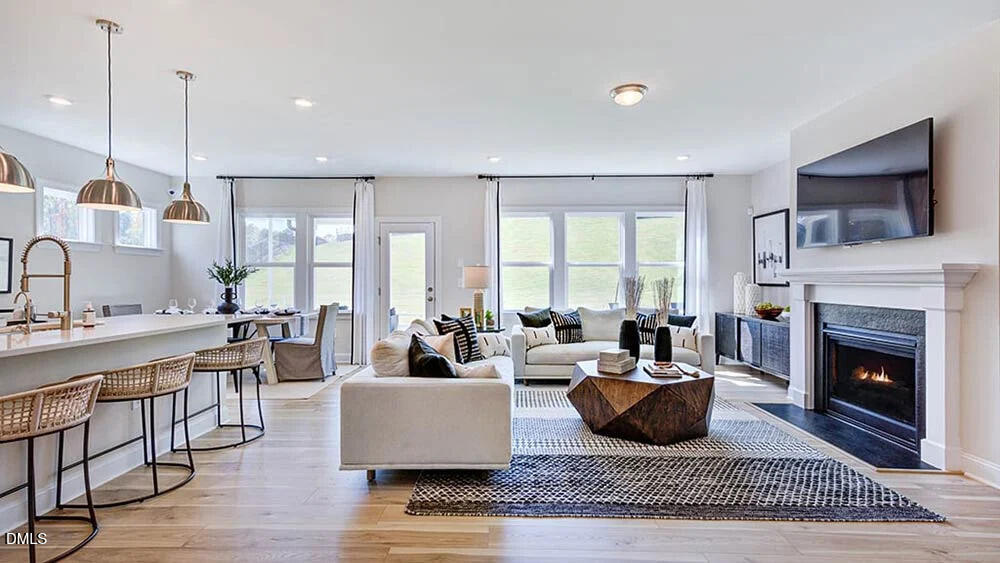 313 Diamond Bluff Lane