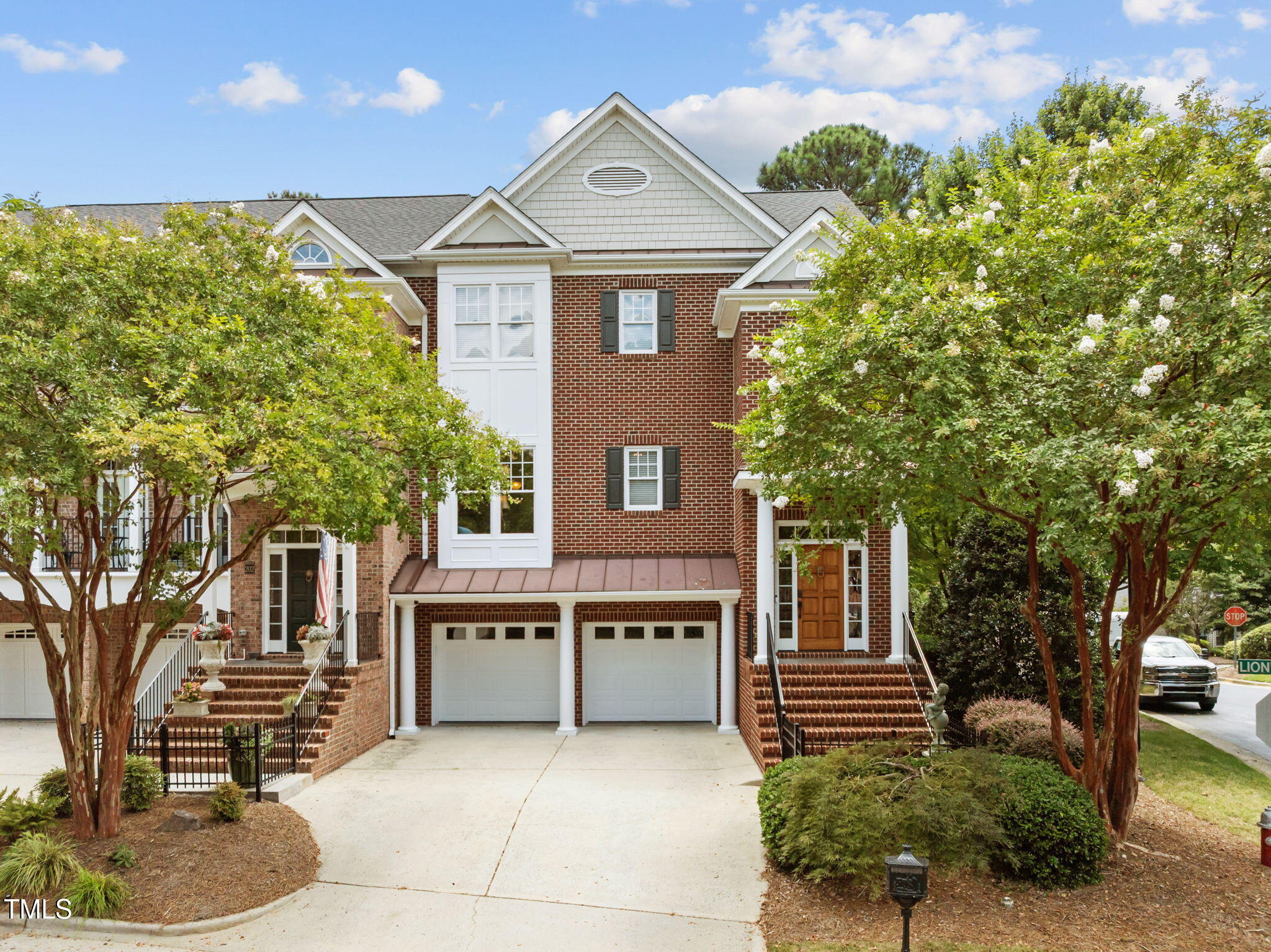 200 Lions Gate Drive