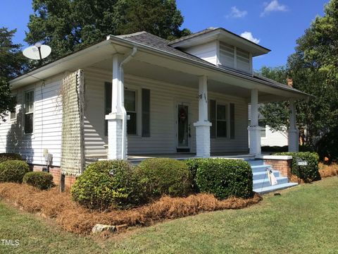 Single Family Residence in Erwin NC 304 D Street 5.jpg