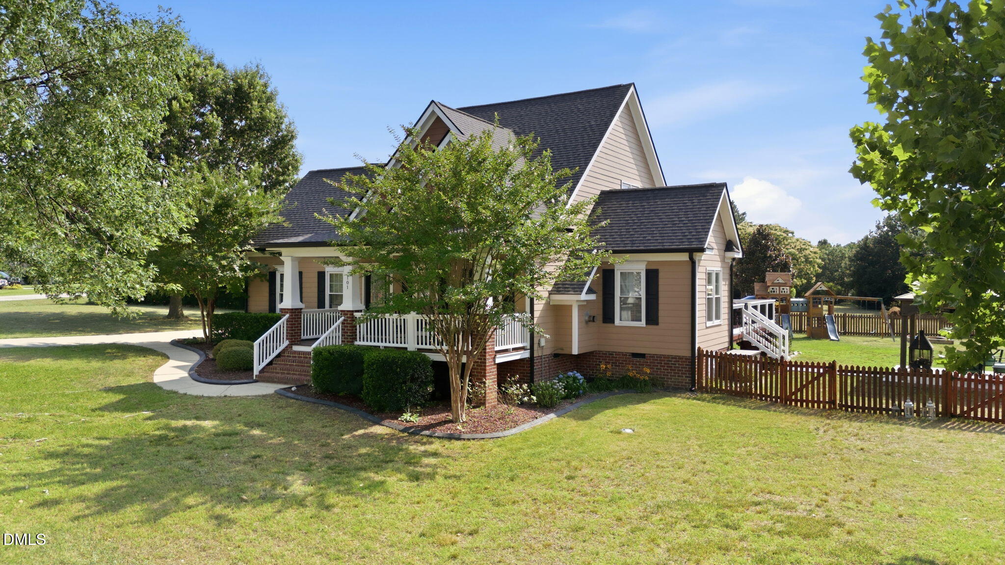 101 Caledonia Lane