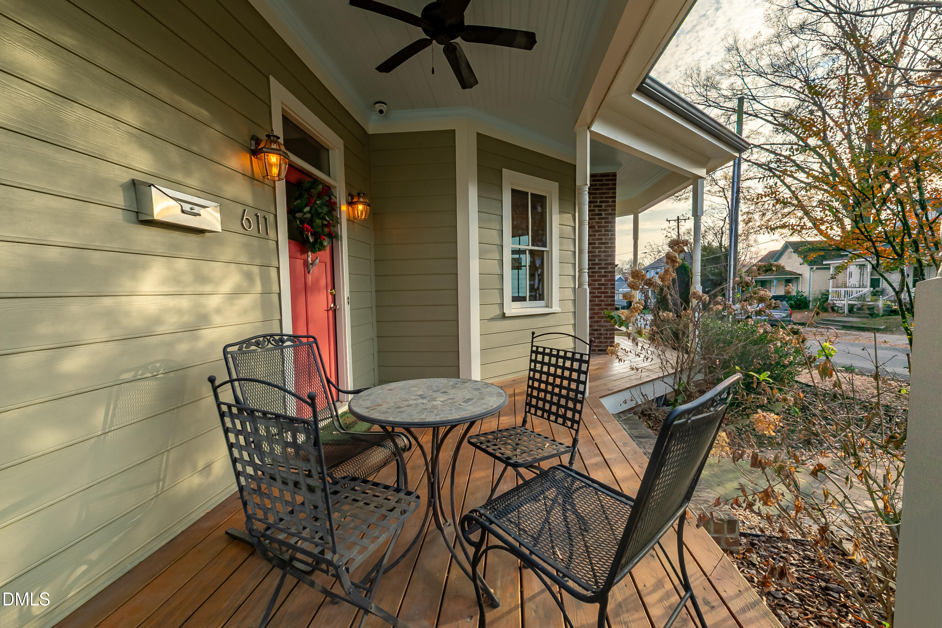 611 S Buchanan Boulevard