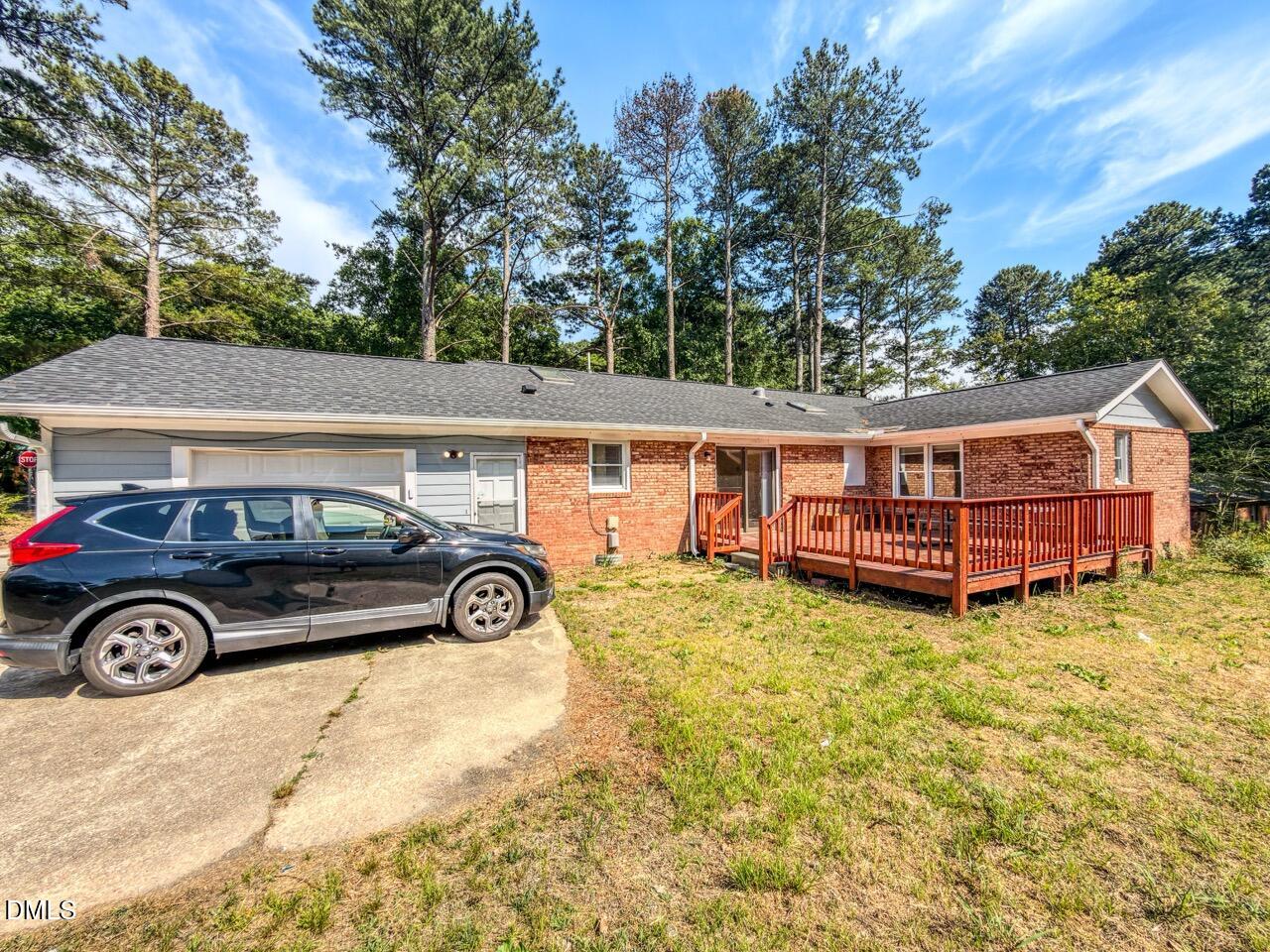 933 Greenwood Circle