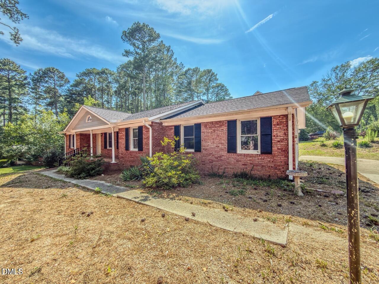 933 Greenwood Circle