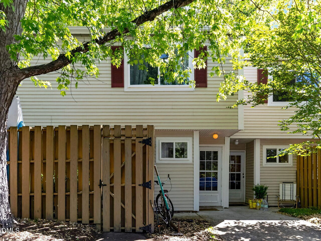 220 Elizabeth Street Apt A3