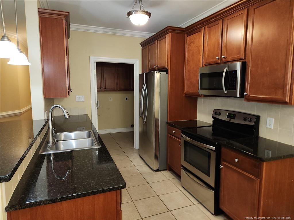 821-102 Astron Lane