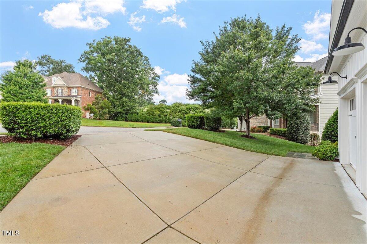 612 Hawks Ridge Court