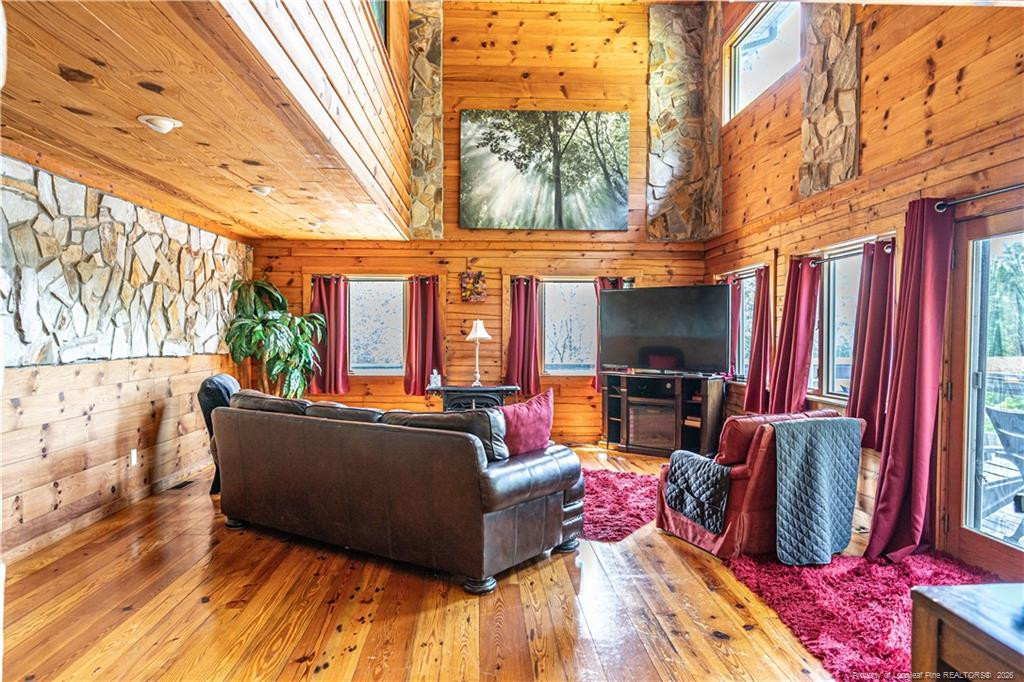 105 Lakewood Drive