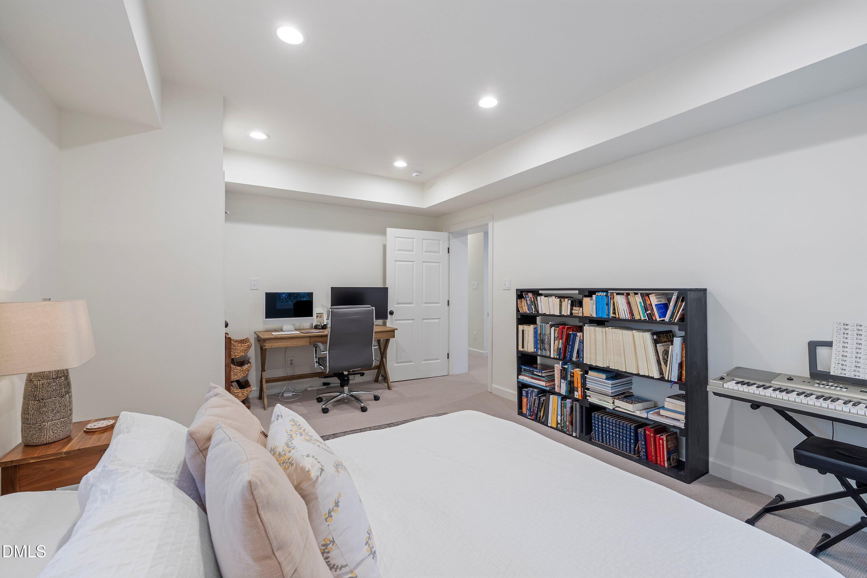 Raleigh, North Carolina 27612, United States, 4 Bedrooms Bedrooms, ,3 BathroomsBathrooms,Residential,Pending,233936