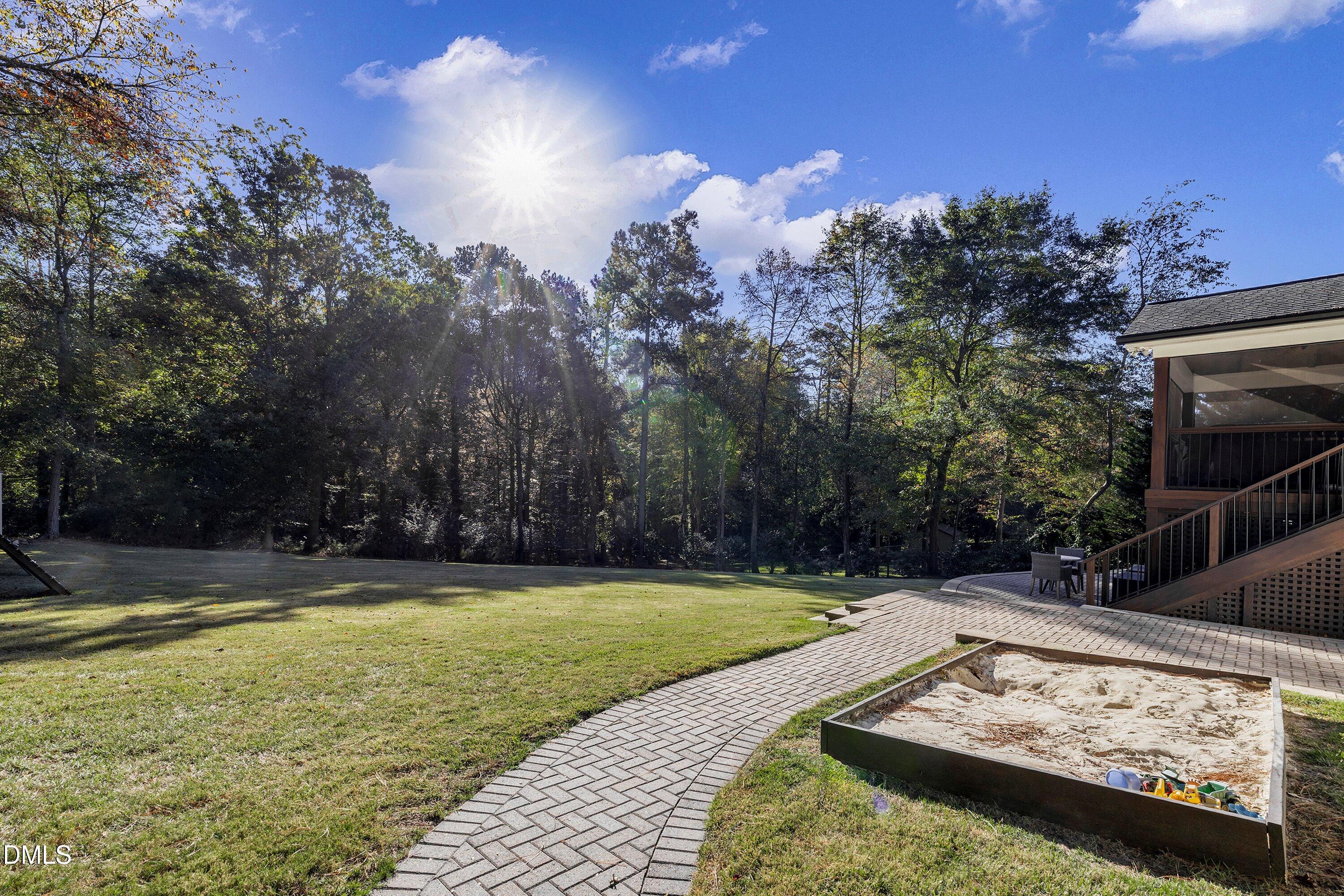 Raleigh, North Carolina 27612, United States, 4 Bedrooms Bedrooms, ,3 BathroomsBathrooms,Residential,Pending,233936