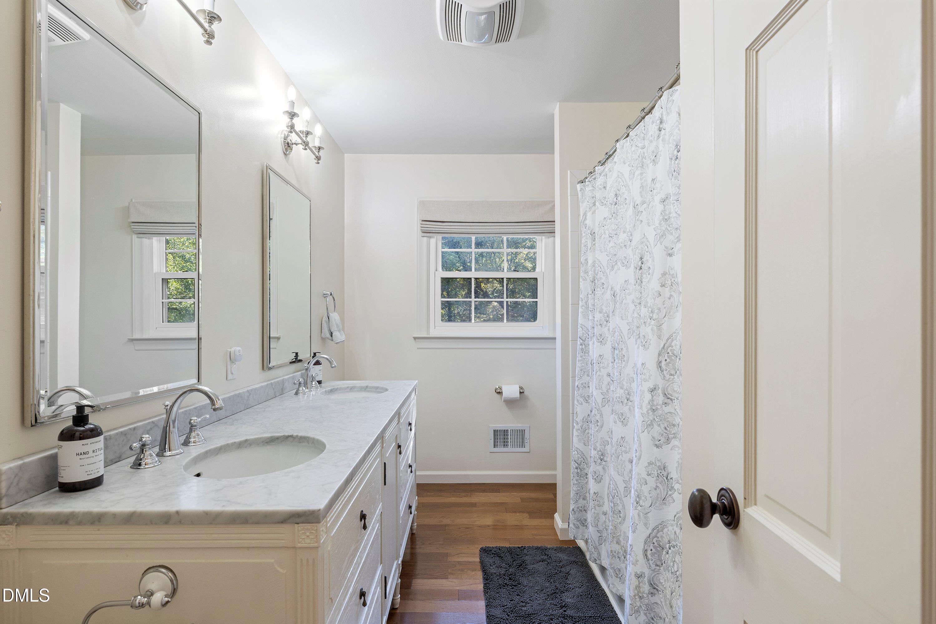 Raleigh, North Carolina 27612, United States, 4 Bedrooms Bedrooms, ,3 BathroomsBathrooms,Residential,Pending,233936