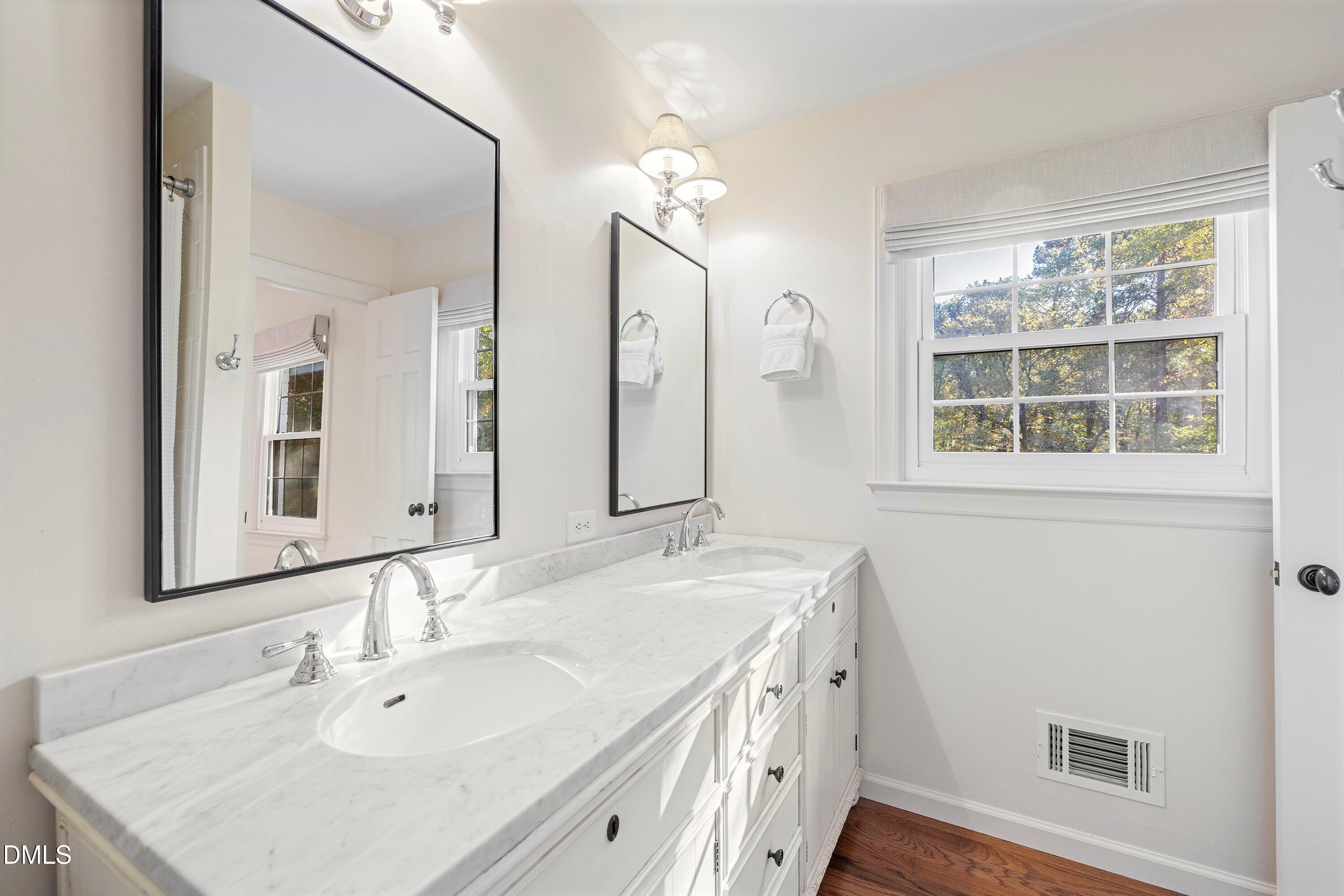 Raleigh, North Carolina 27612, United States, 4 Bedrooms Bedrooms, ,3 BathroomsBathrooms,Residential,Pending,233936