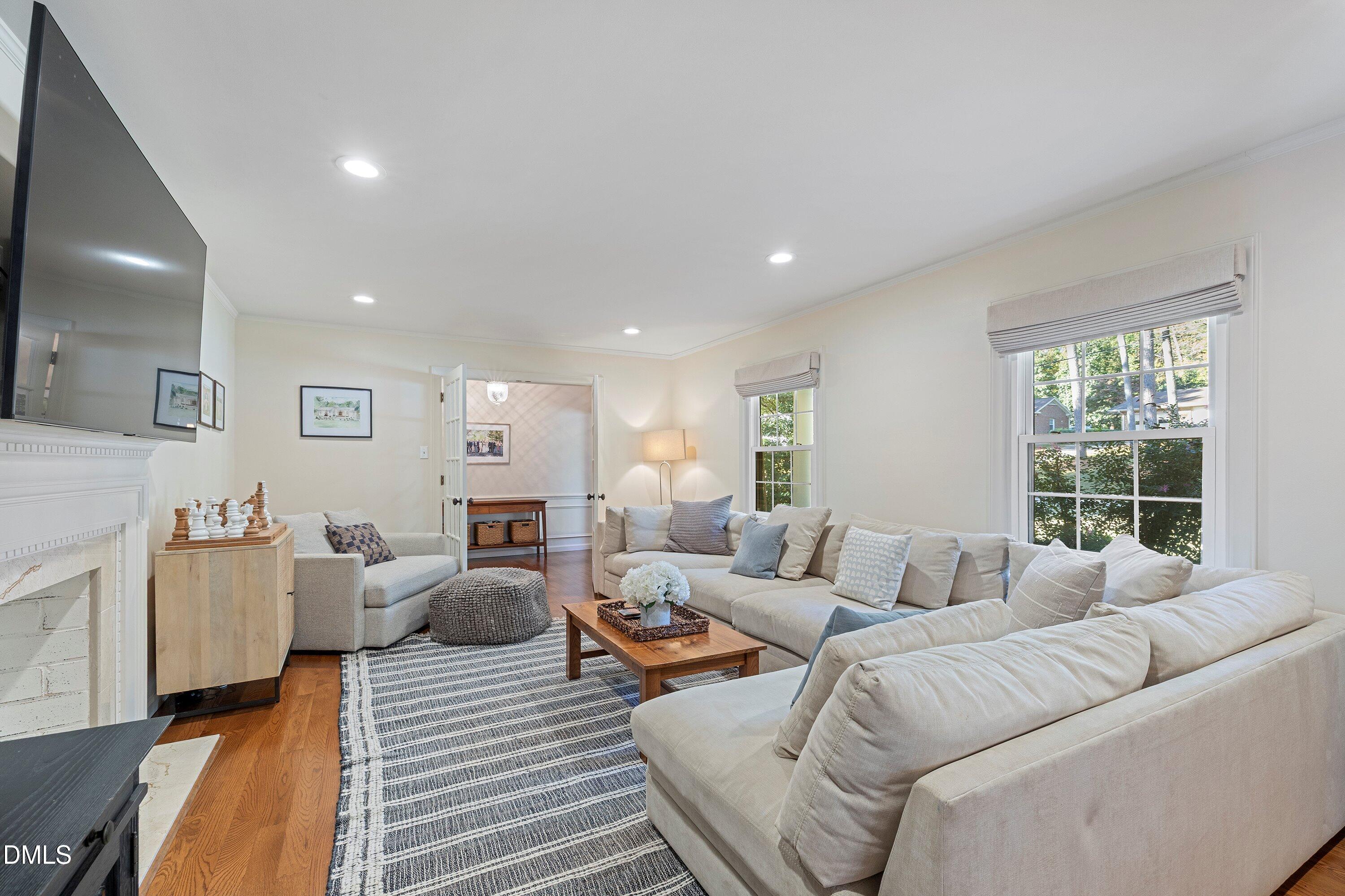 Raleigh, North Carolina 27612, United States, 4 Bedrooms Bedrooms, ,3 BathroomsBathrooms,Residential,Pending,233936