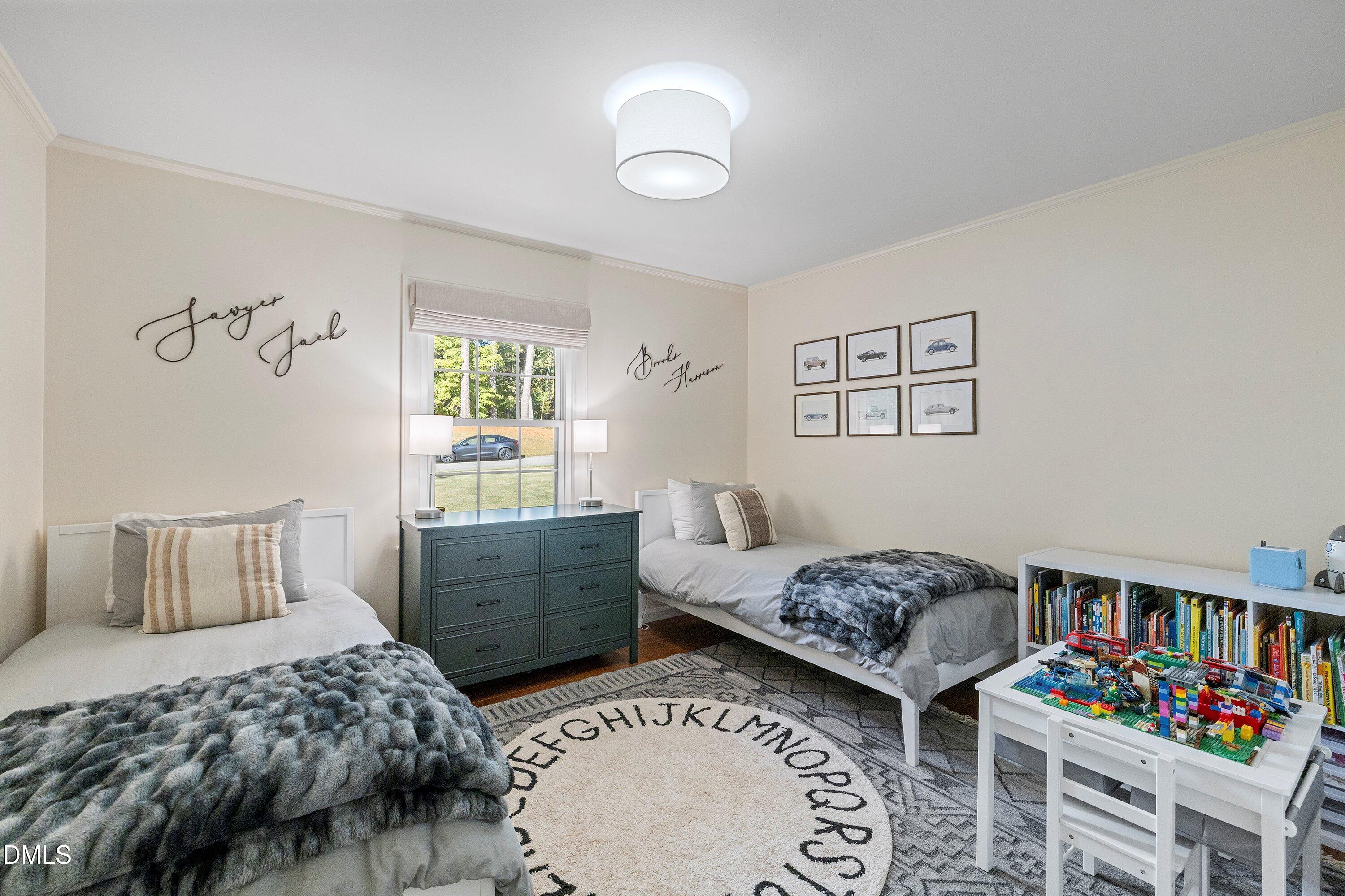 Raleigh, North Carolina 27612, United States, 4 Bedrooms Bedrooms, ,3 BathroomsBathrooms,Residential,Pending,233936