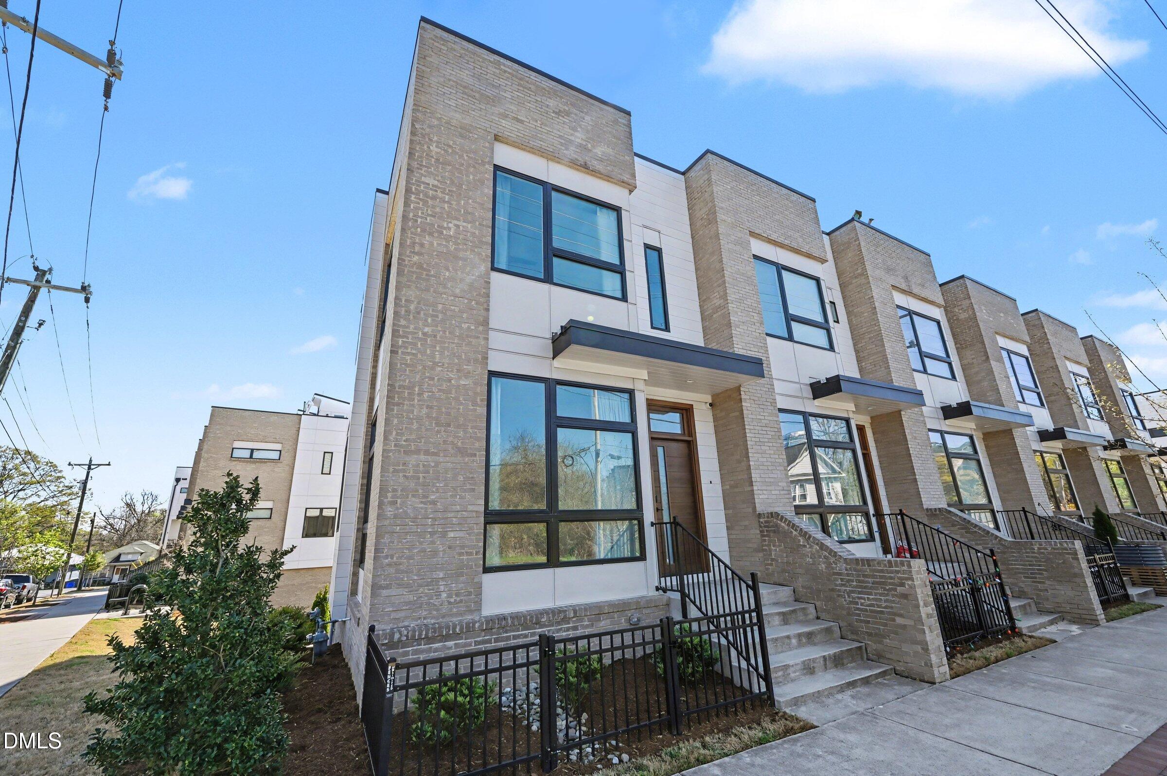 528 N Roxboro Street