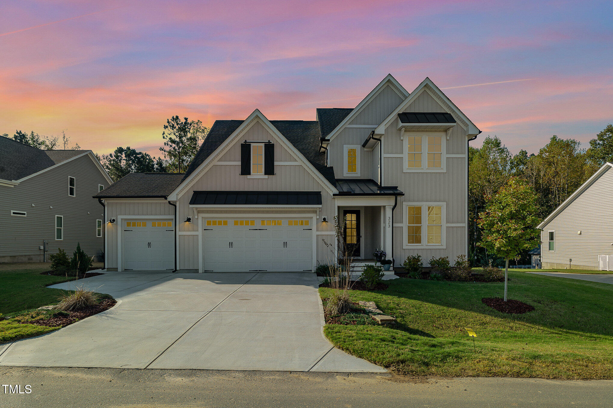 323 W Amber Oak Drive