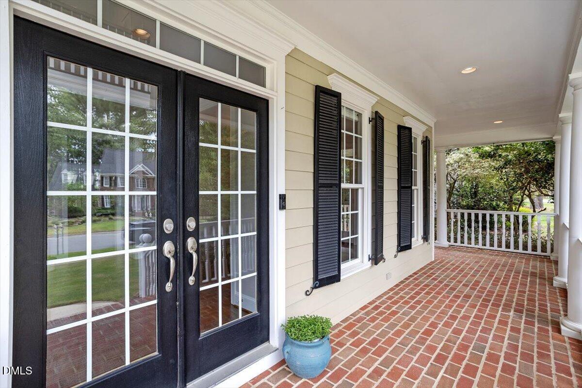 330 Chanticlair Drive