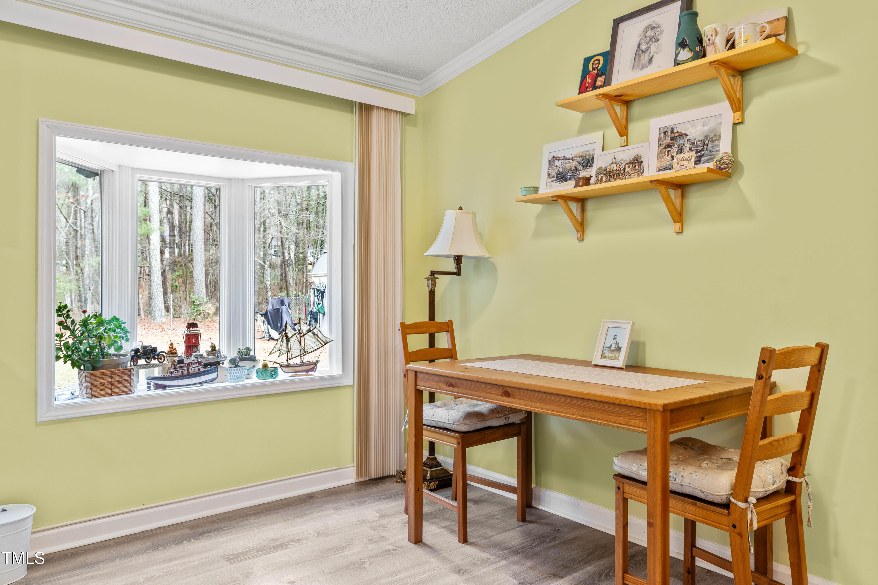 301 Oakwood Court