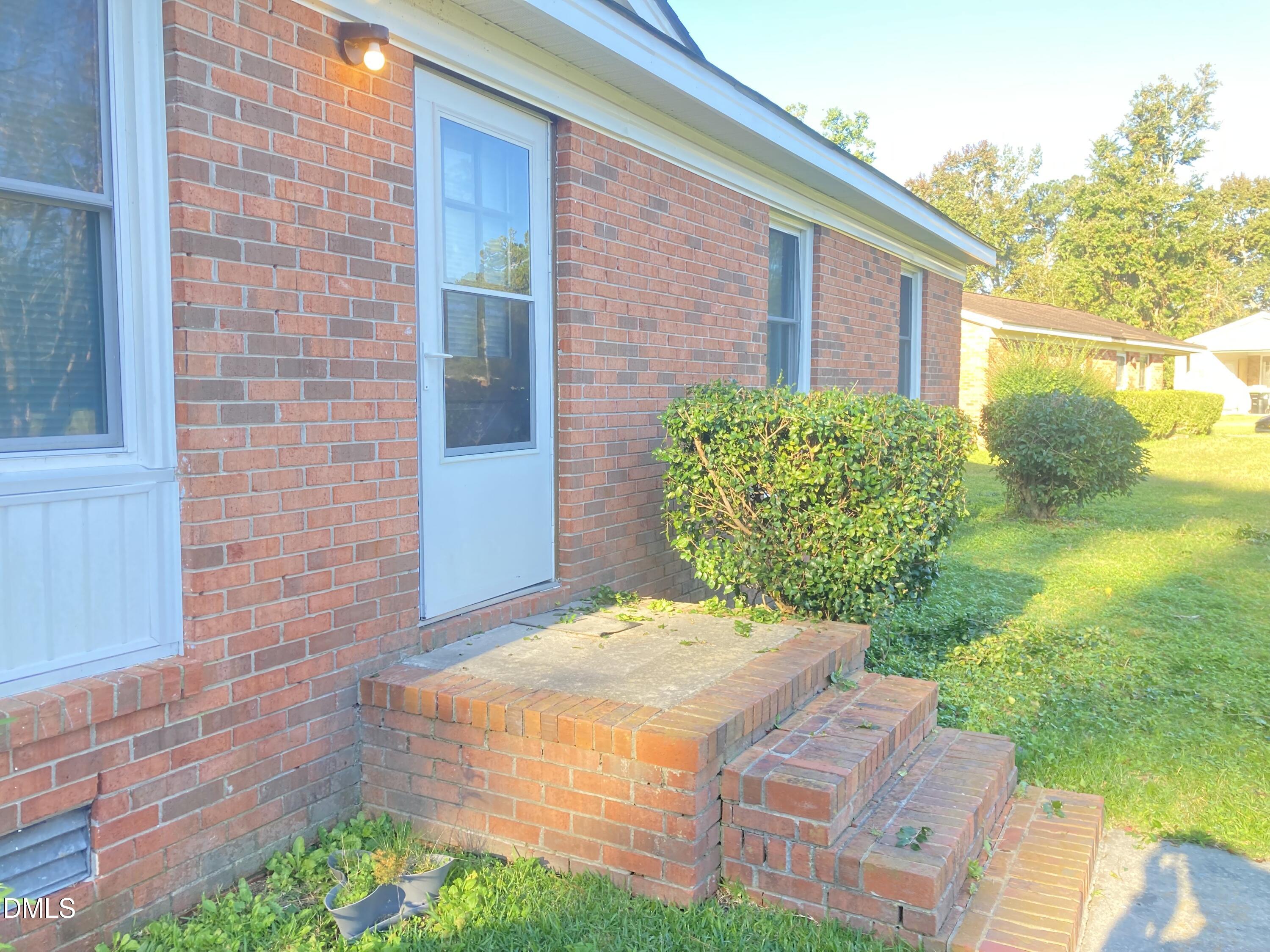 1405 Mockingbird Lane