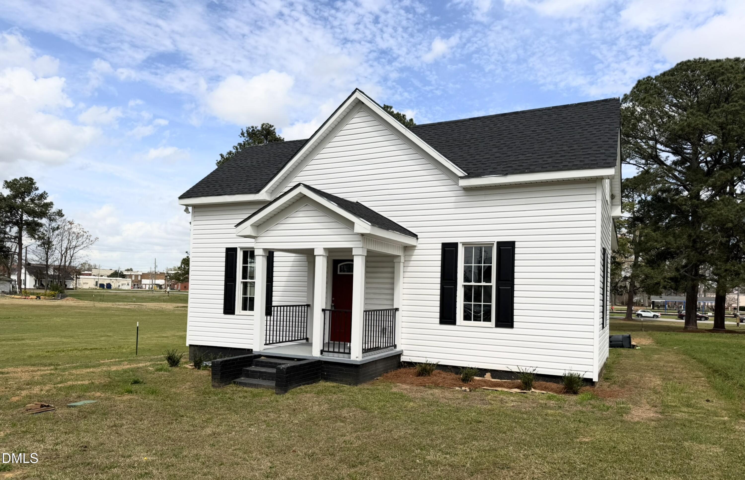 305 E Harnett Street